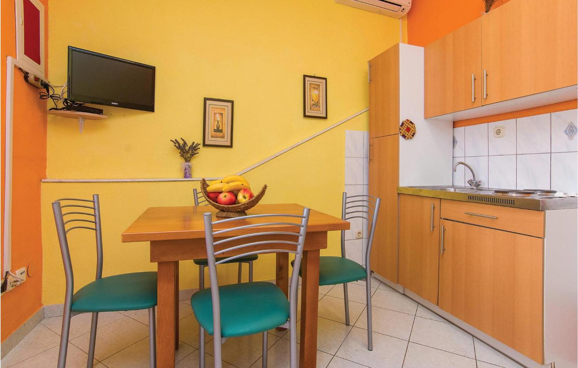 Pet Friendly Apartment In Pakostane With Kitchen Zewnętrze zdjęcie