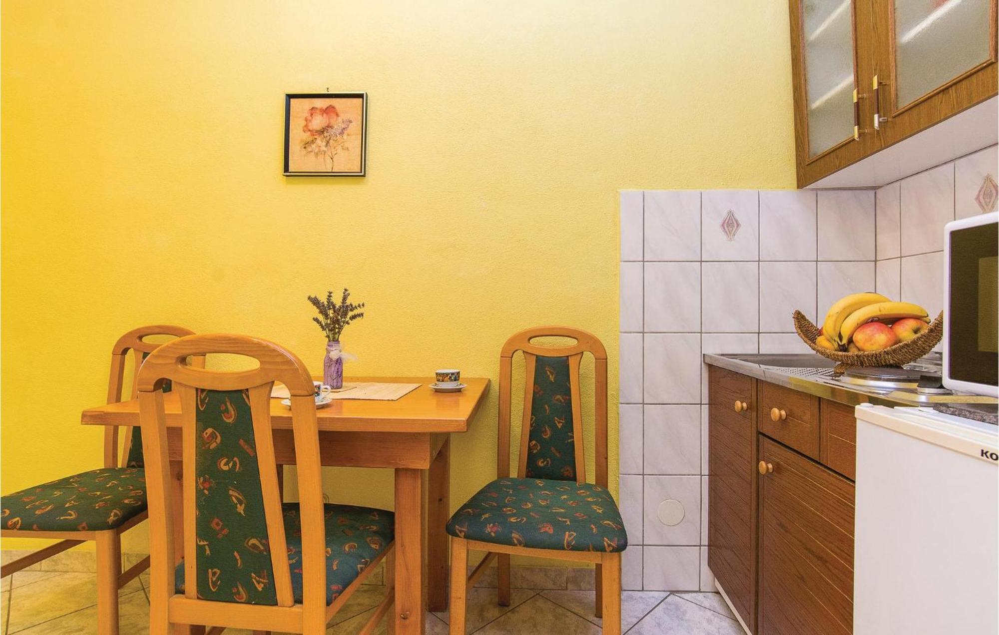 Pet Friendly Apartment In Pakostane With Kitchen Zewnętrze zdjęcie