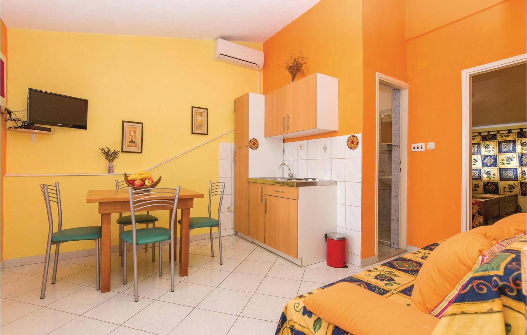 Pet Friendly Apartment In Pakostane With Kitchen Zewnętrze zdjęcie
