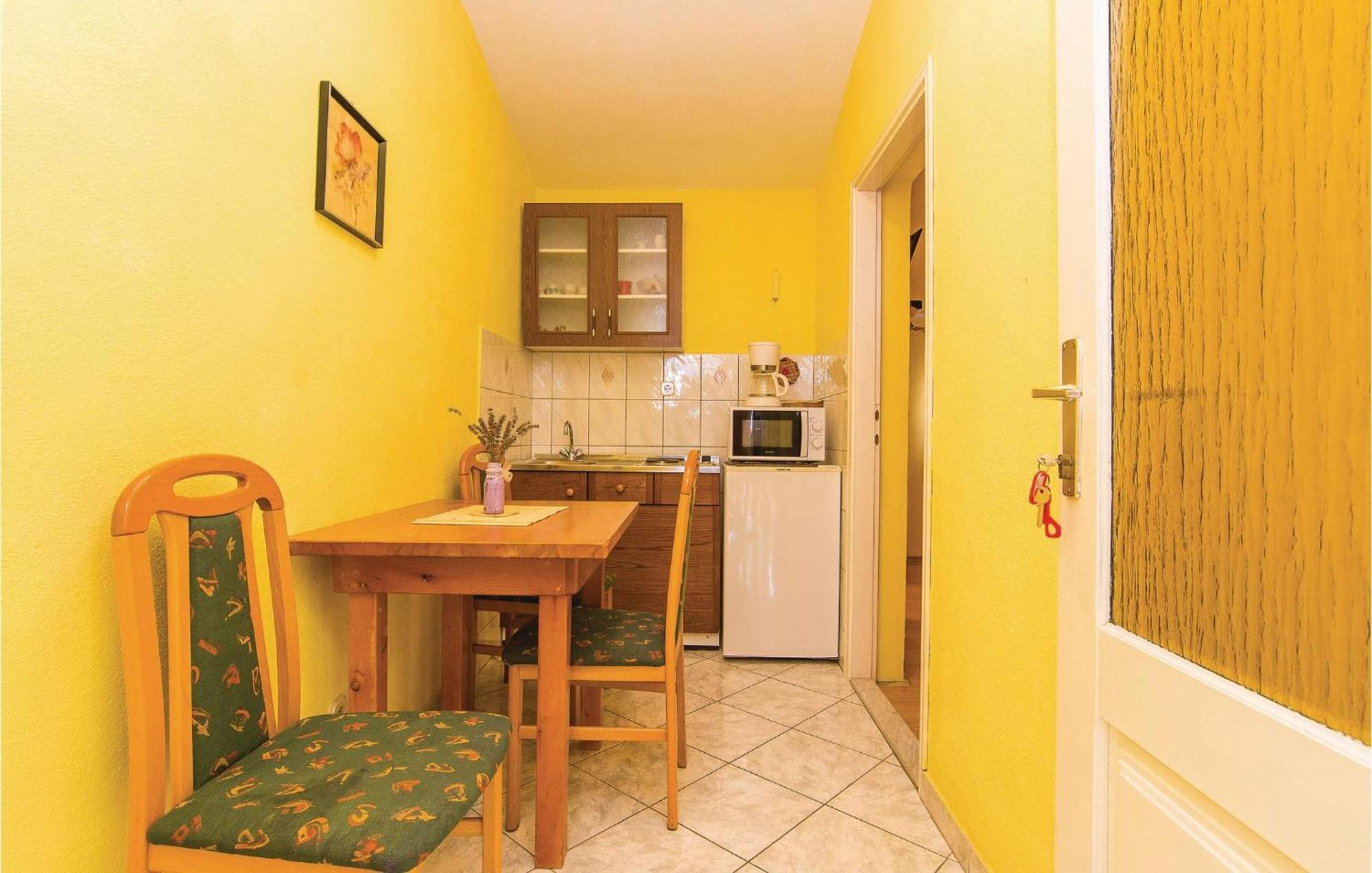 Pet Friendly Apartment In Pakostane With Kitchen Zewnętrze zdjęcie